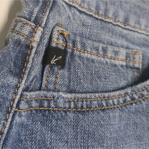 NEW KanCan Denim Shorts Murphy 28 High Rise Distressed Raw Hem Medium Wash 9/28 - Picture 4 of 12